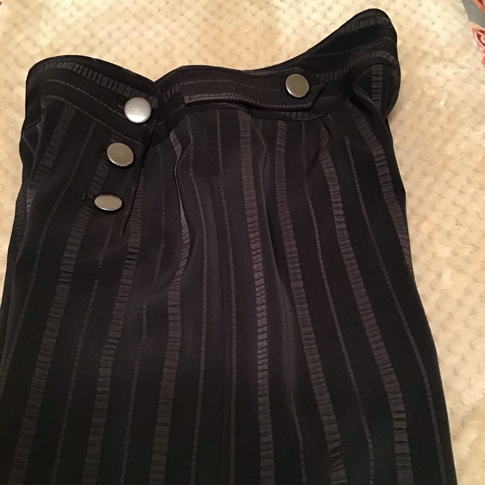 Express Capris - Picture 4 of 6